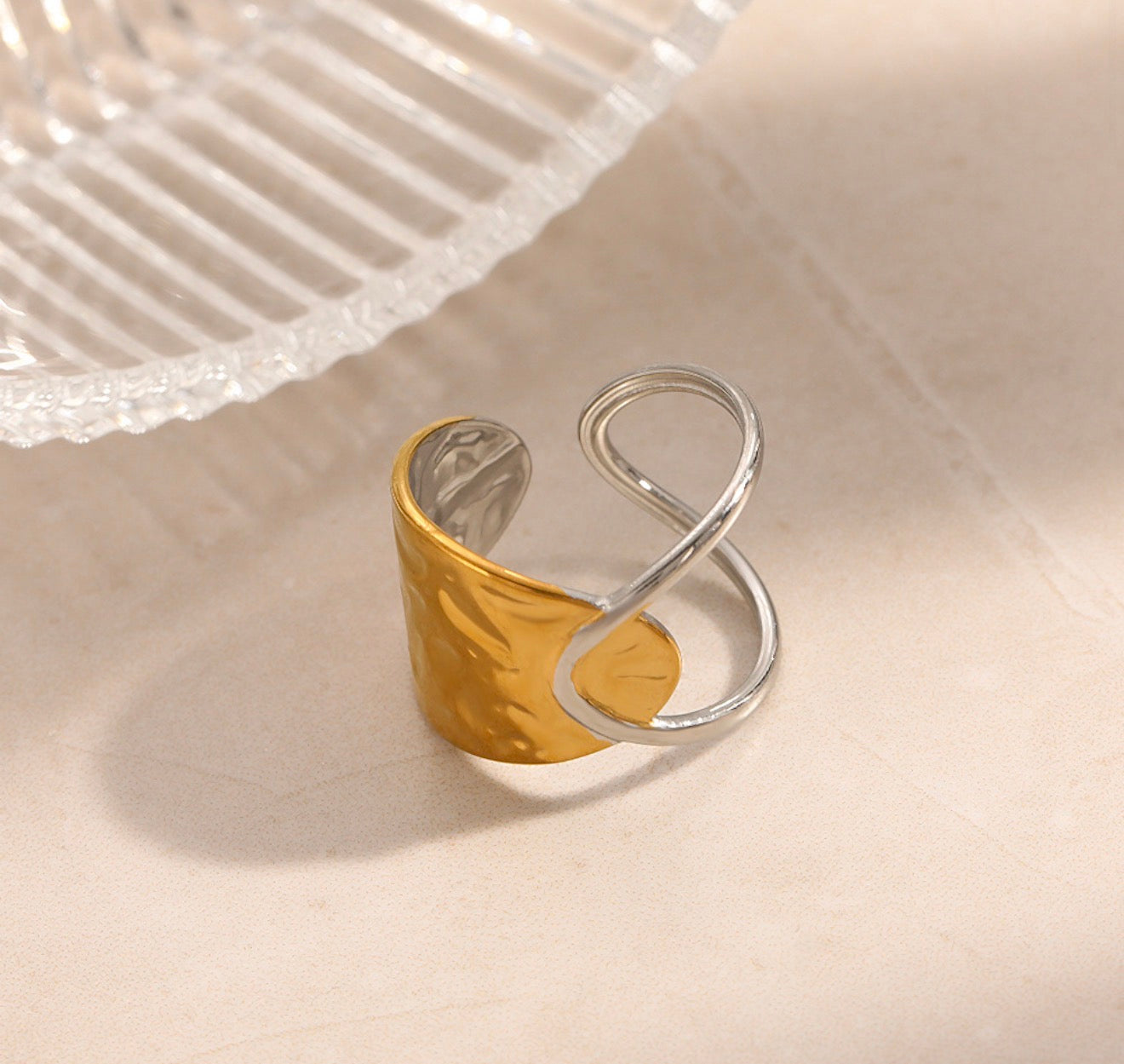 Luxe ring