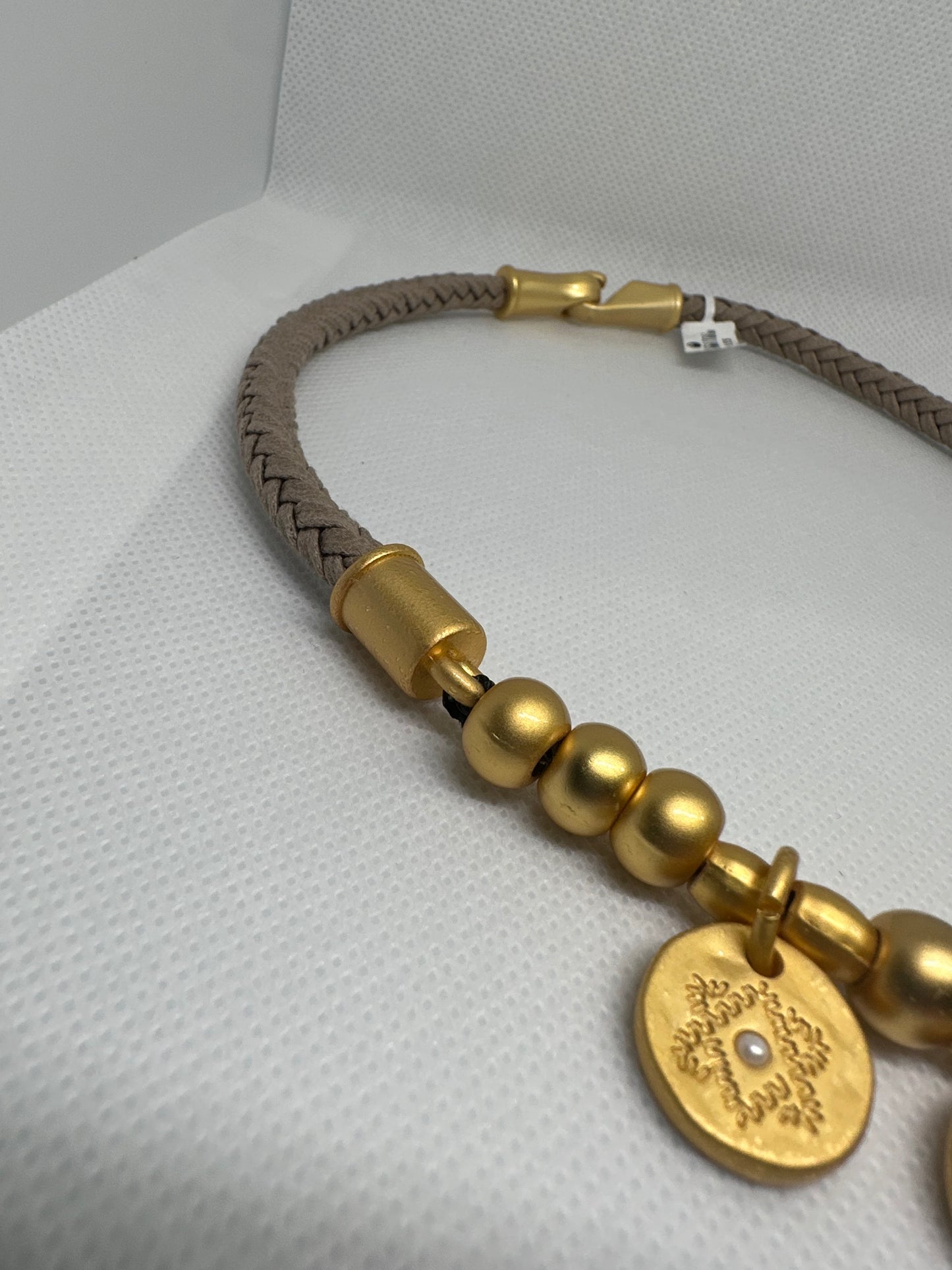 Beige charms necklace