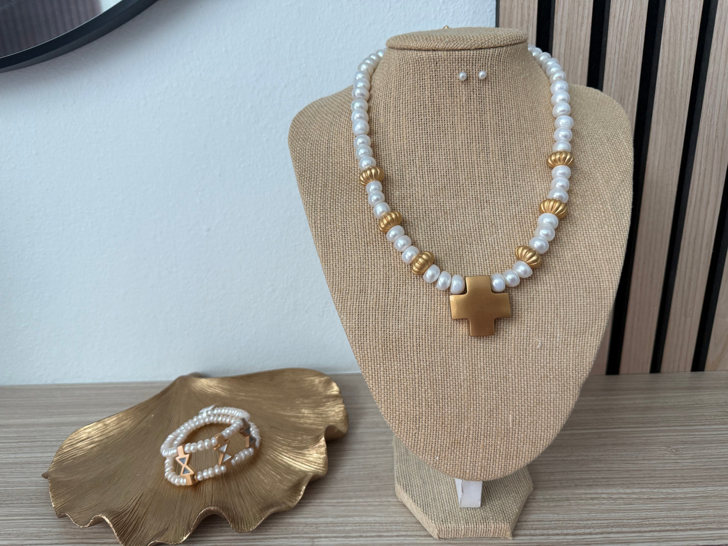 Cross Pearls Necklace