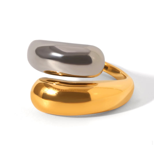 Curve ring