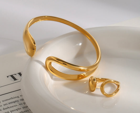 Round bracelet and ring set