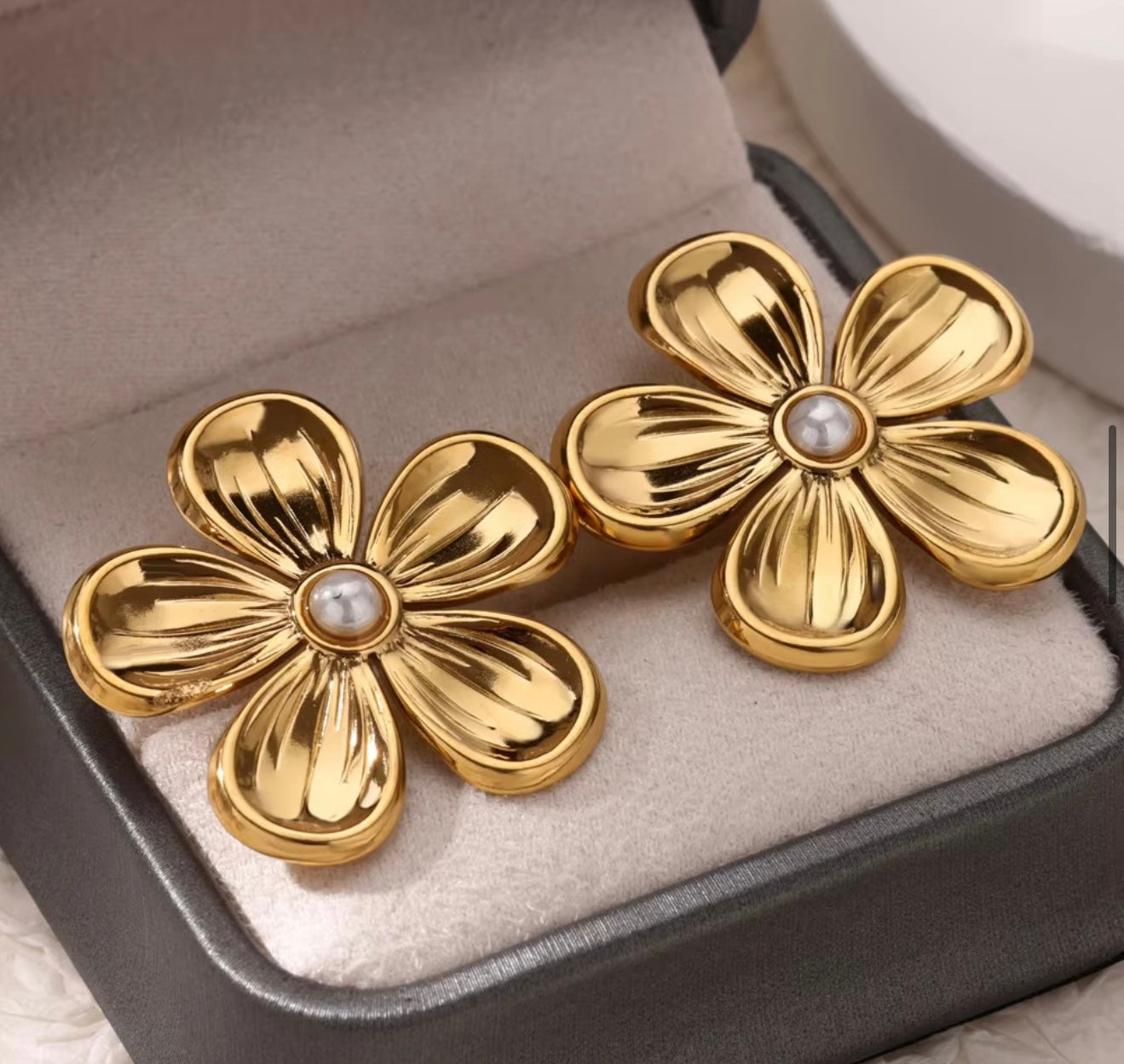 Flower earrings