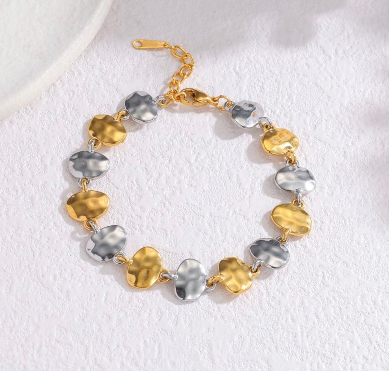 Oval bracelet