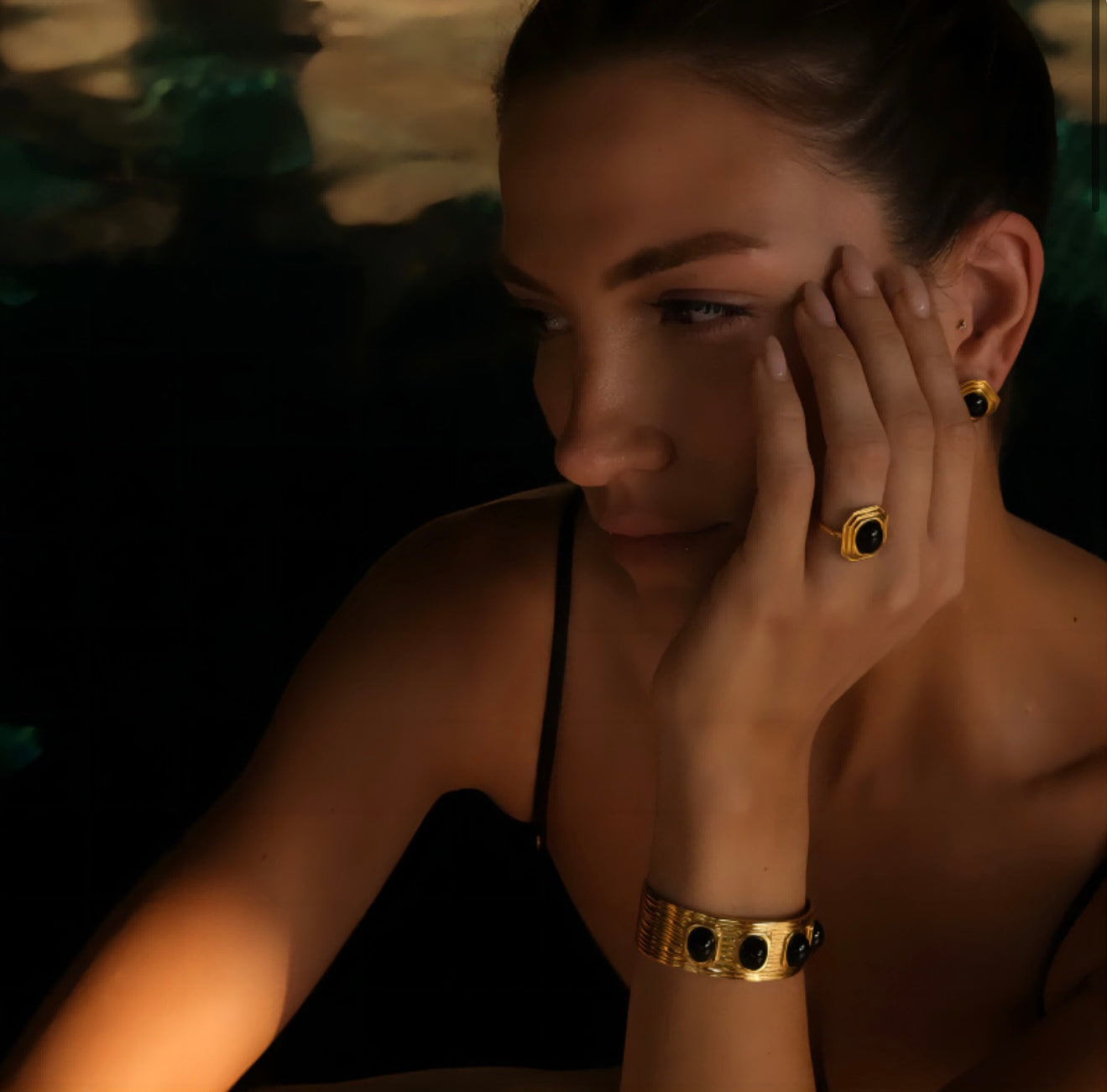 Agata bracelet, ring, earrings and necklace