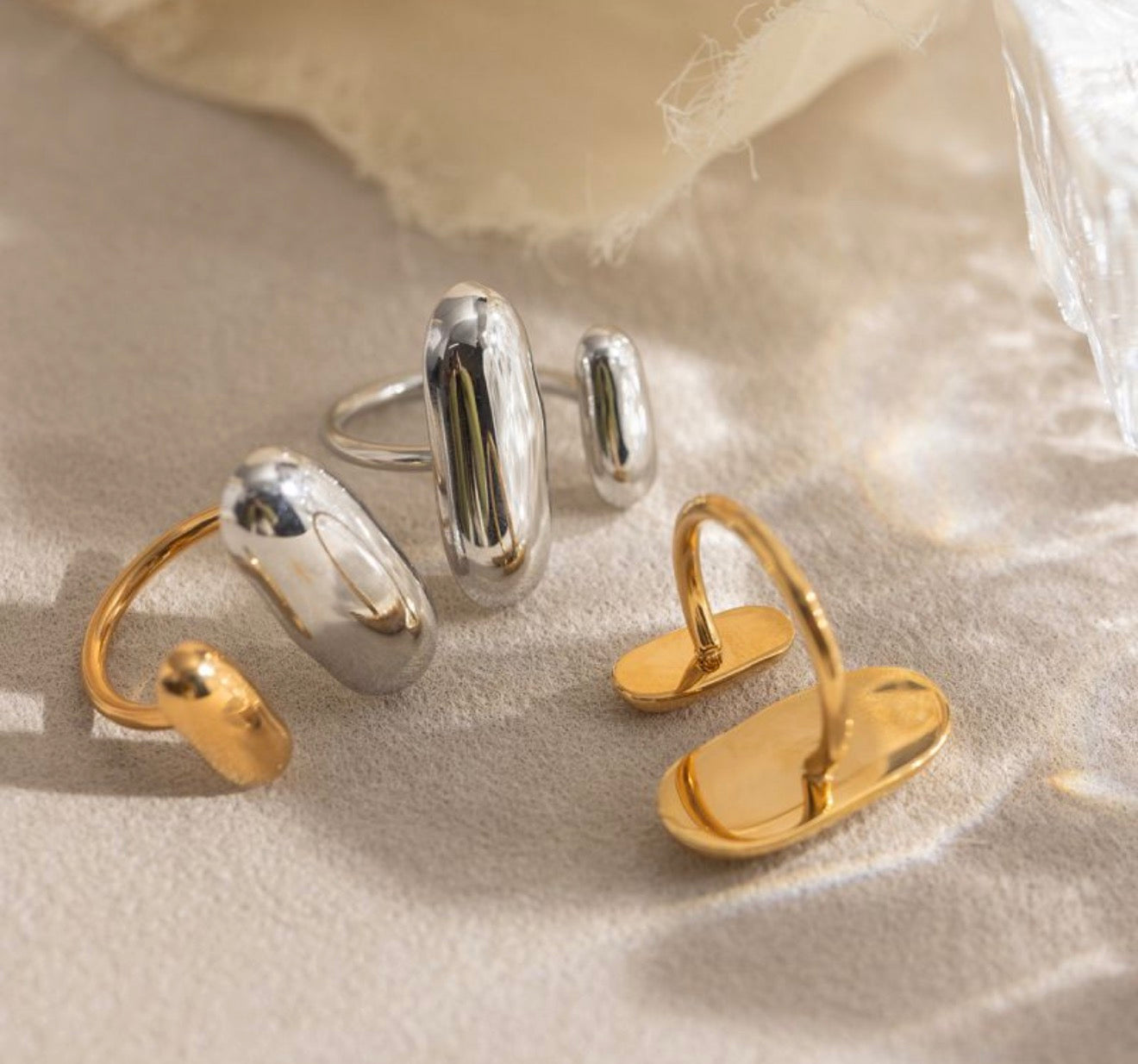 Oval ring