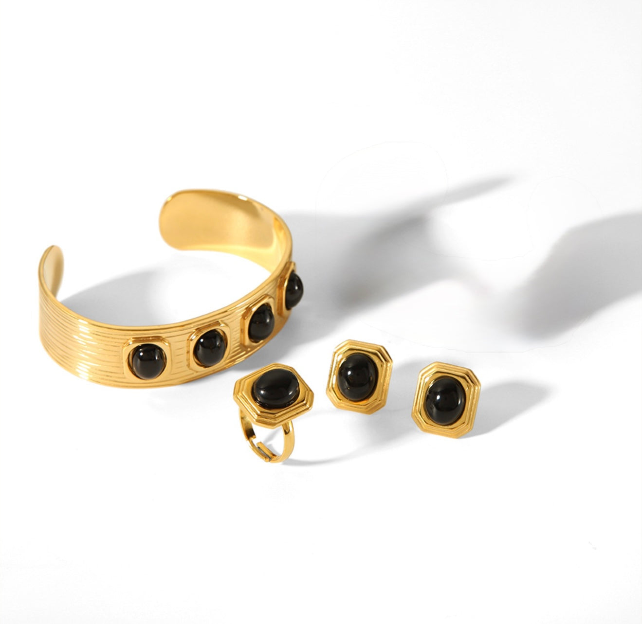 Agata bracelet, ring, earrings and necklace