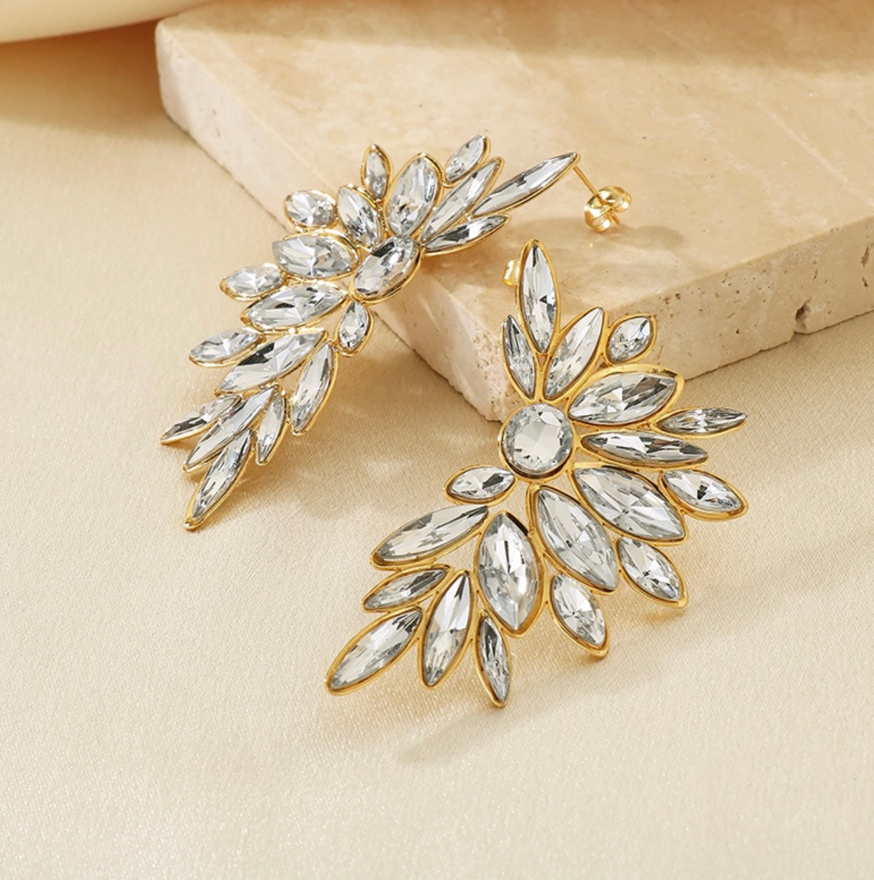 Geometric diamonds earrings