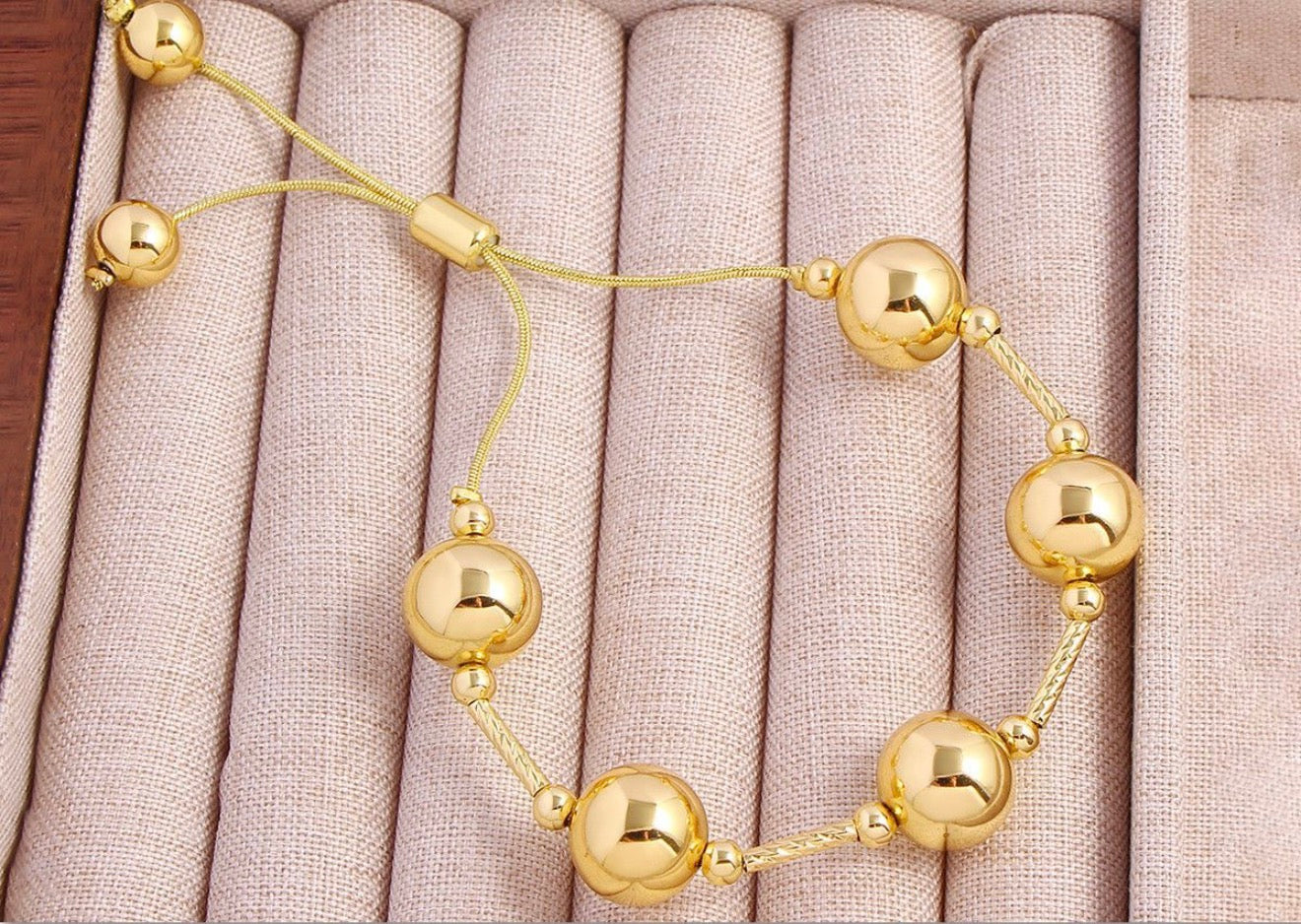 Gold beads bracelet