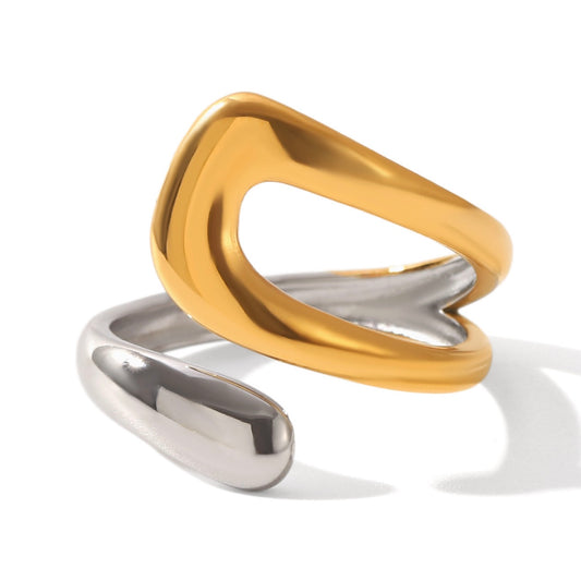 Irregular two tone ring