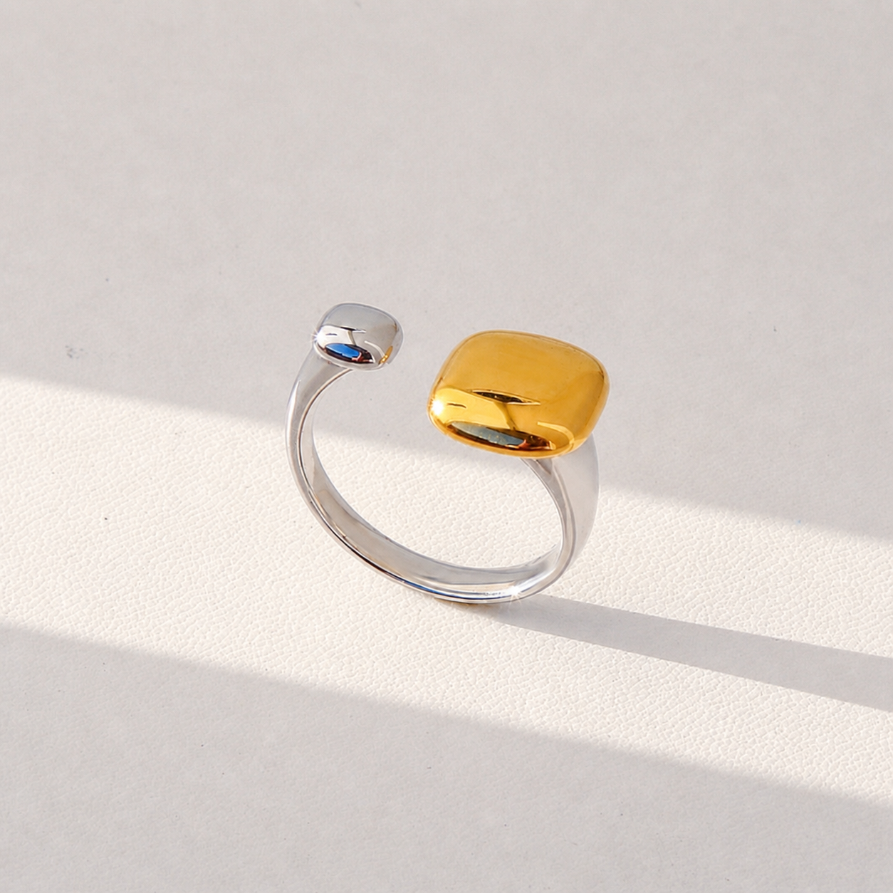 Two tone rings