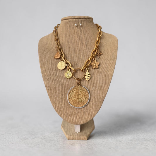 Leaf pendal necklace