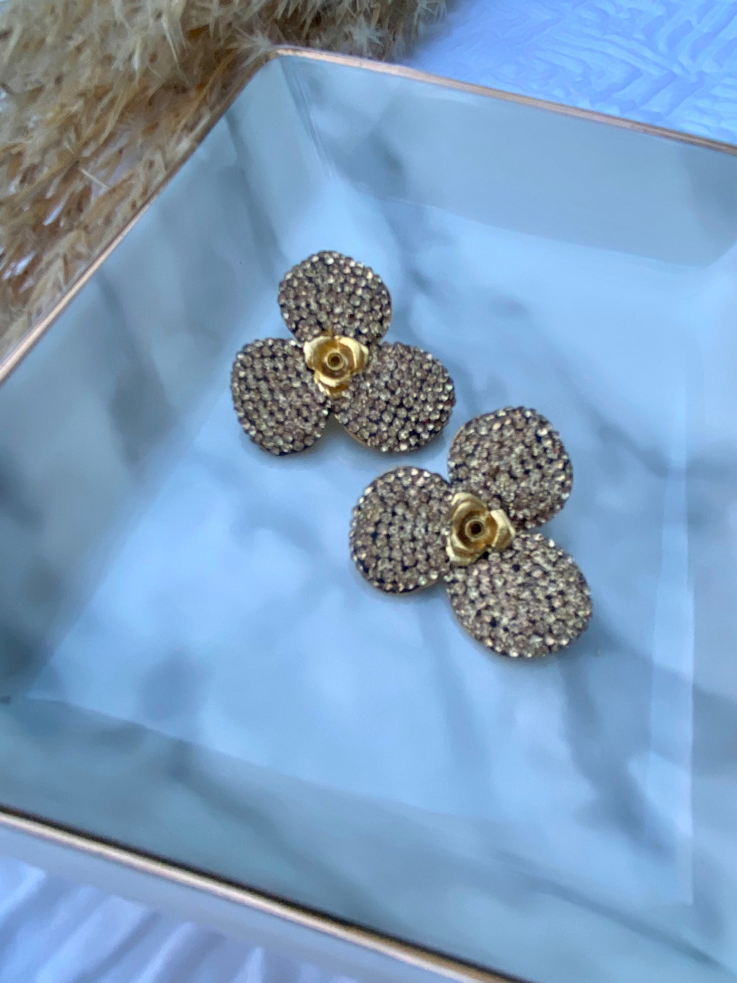 Flower crystals earrings